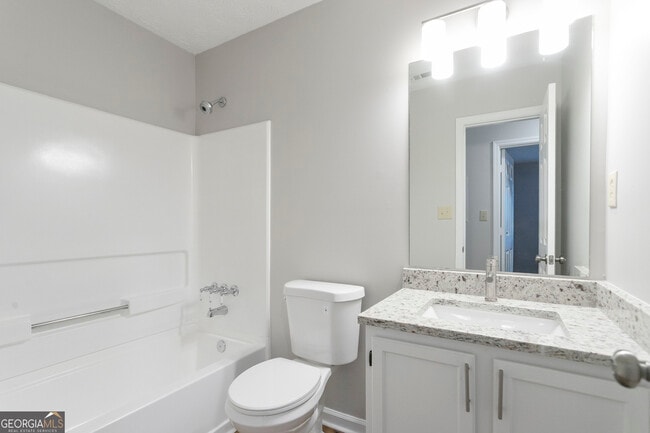 Building Photo - 1041 Plantation Way