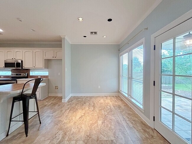 Building Photo - 3919 Meadow Ridge Dr