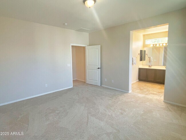 Building Photo - 3507 S Falcon Dr
