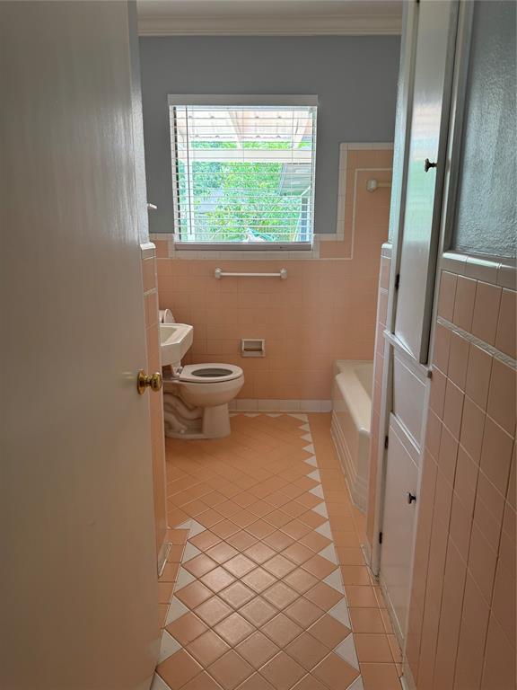 Building Photo - 4833 Hazelton St