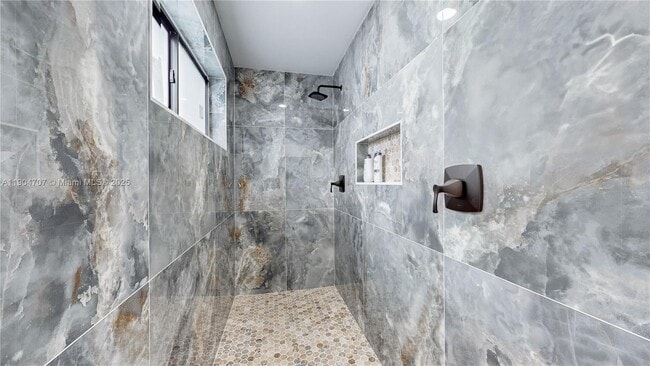 Building Photo - 2525 Garfield St