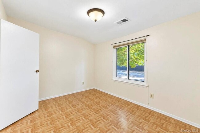 Building Photo - 167 Cambridge Dr