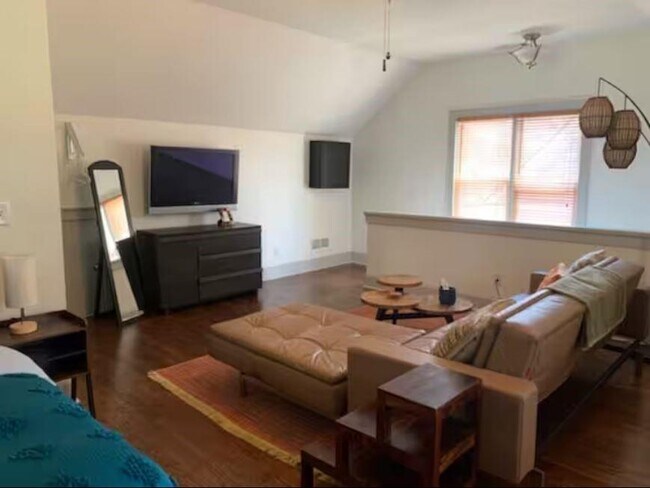 Building Photo - 2284 Cottage Grove Ave SE