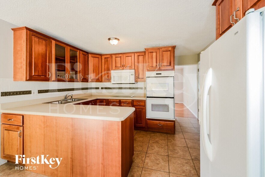 Building Photo - 1731 Wishingwell Dr