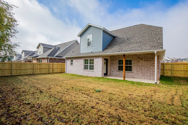 Building Photo - 4307 SW Bison St