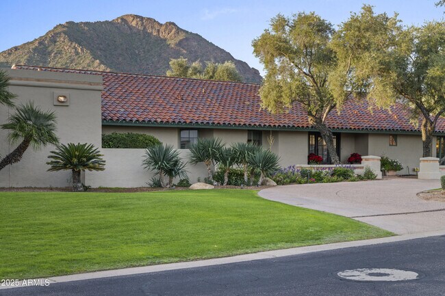 Building Photo - 6131 E Naumann Dr