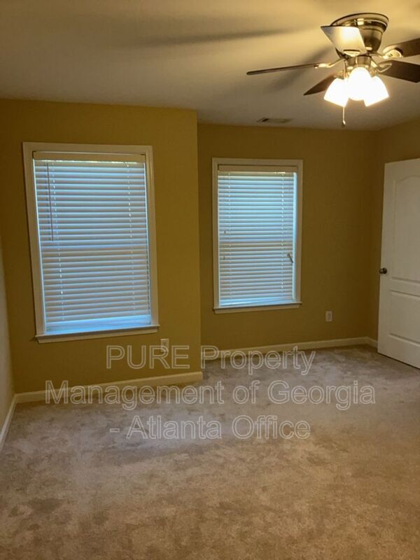 Building Photo - 1555 River Park Blvd