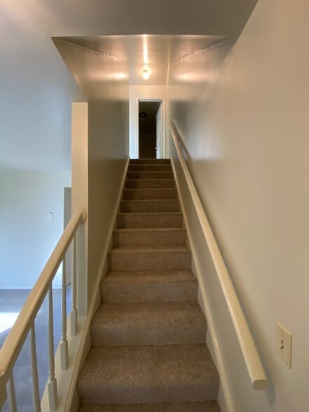 Building Photo - 28 Stoltzfus Ln