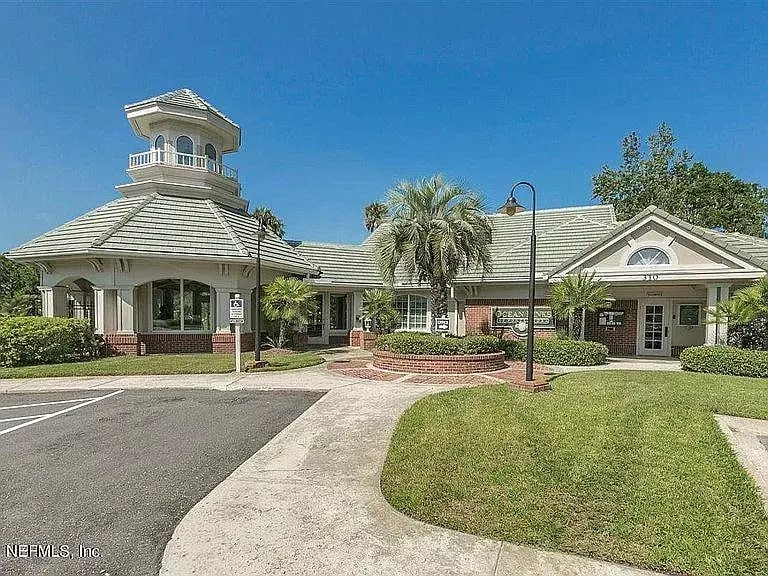 Community Center & gym - 900 Ironwood Dr
