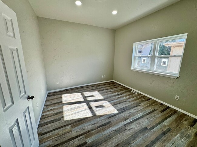 Building Photo - Newly remodeled 3 bedroom 1 bathroom house