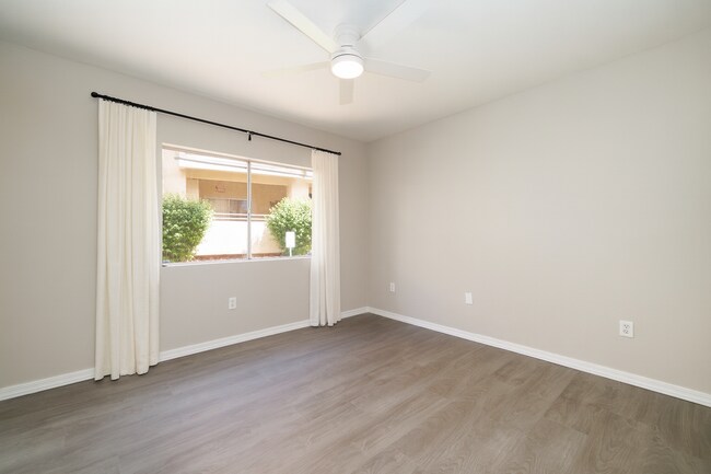 Building Photo - 10410 N Cave Creek Rd