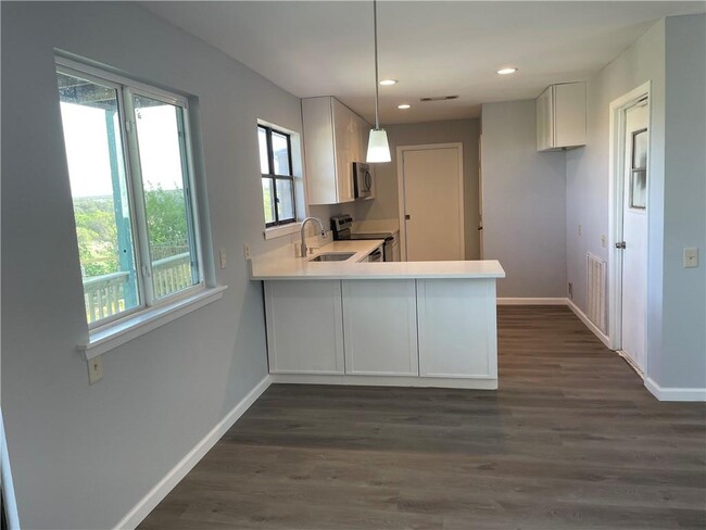 Building Photo - 2714 Pace Bend Rd S