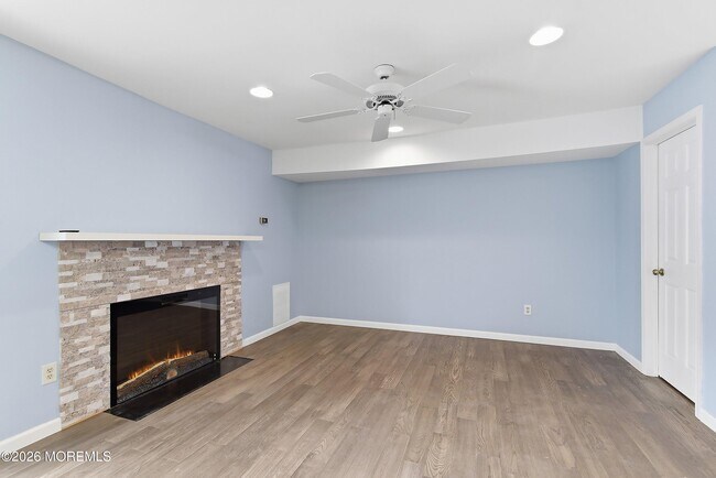 Building Photo - 280 Fairfield Pl