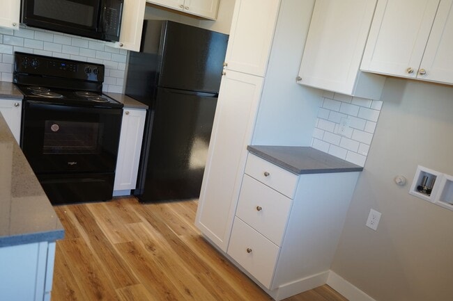 Building Photo - 1410 E 30th St