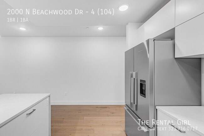 Building Photo - 2000 Beachwood Dr