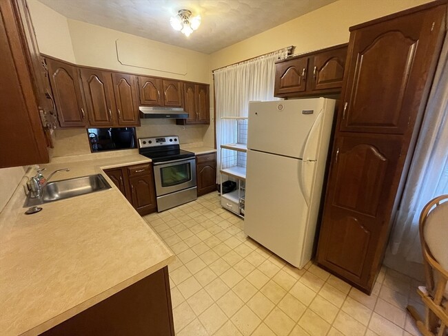 Building Photo - 51 Richmond Ave