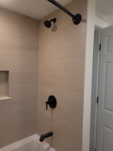 Fabulous walk in shower - 29 Amaranth Ave