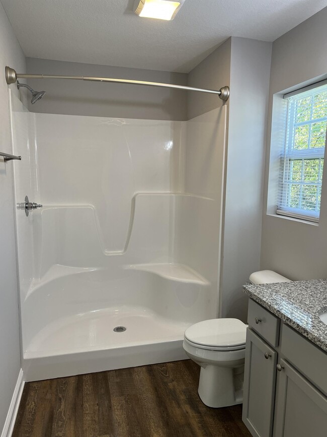 Building Photo - 800 Spring Park Rd