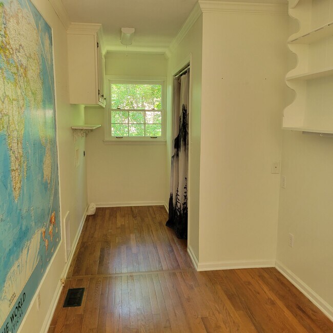 Building Photo - 110 Hilton Ln