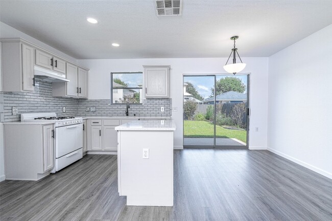 Building Photo - 1106 Stanislaws Dr