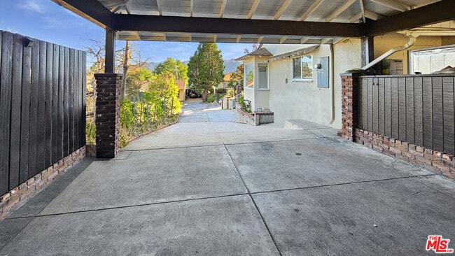 Building Photo - 3317 Brookhill St