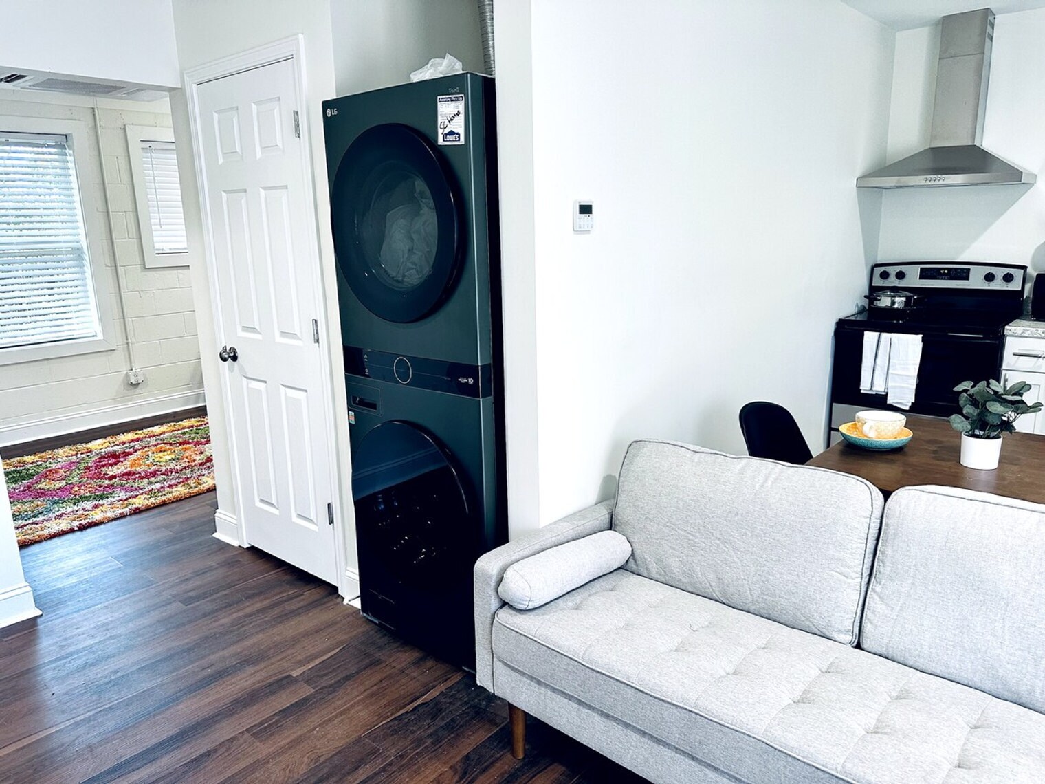 Building Photo - 107 David St