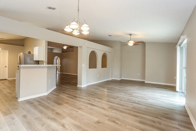 Building Photo - 10415 Song Sparrow Ln