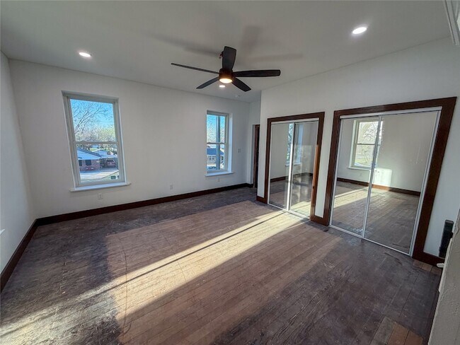 Building Photo - 107 E Stone St