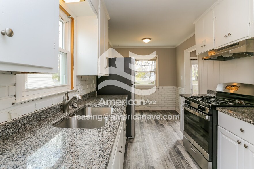 Building Photo - 1807 Giant St