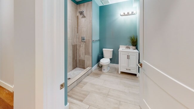 Building Photo - Spacious 10BR/10BA in Fort Sanders  – Perf...