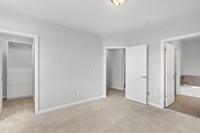 Building Photo - 1009 Birdwhistle Ln