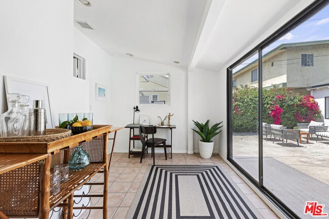 Building Photo - 11465 Cumpston St