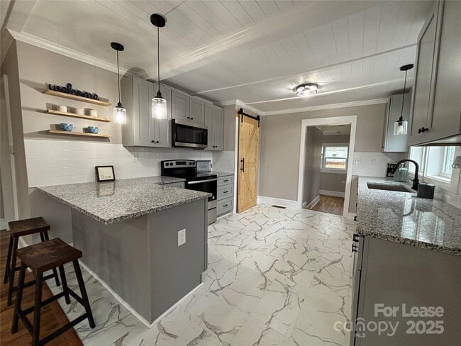 Building Photo - 410 Gann St