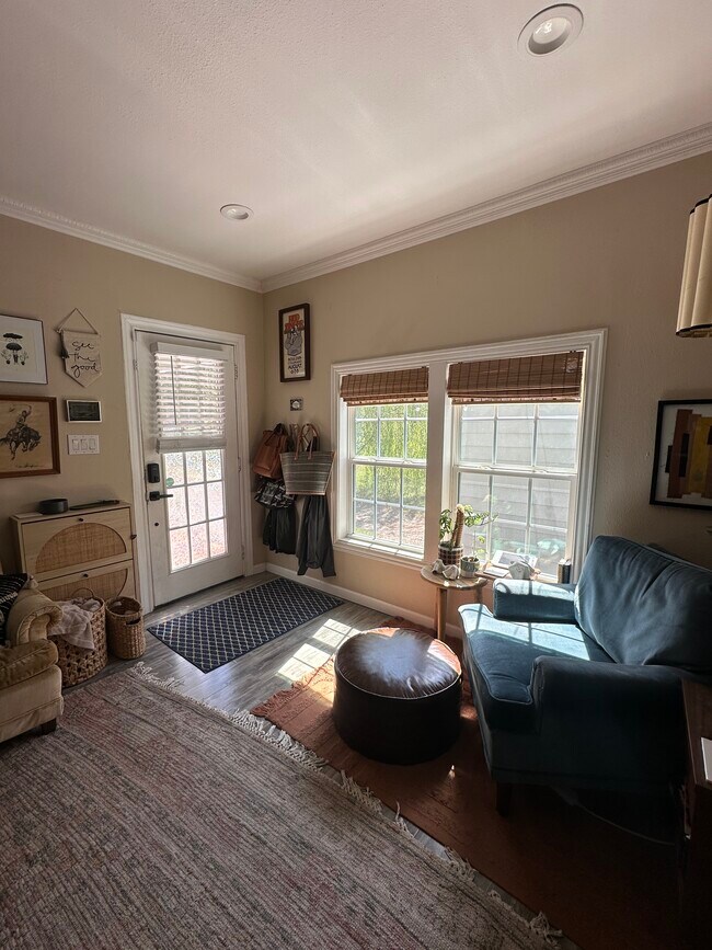 Building Photo - 849 N Third St