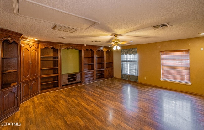 Building Photo - 2009 Bobby Jones Dr