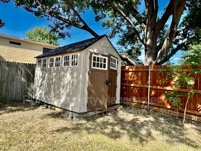 Building Photo - 2626 Bennington Ct