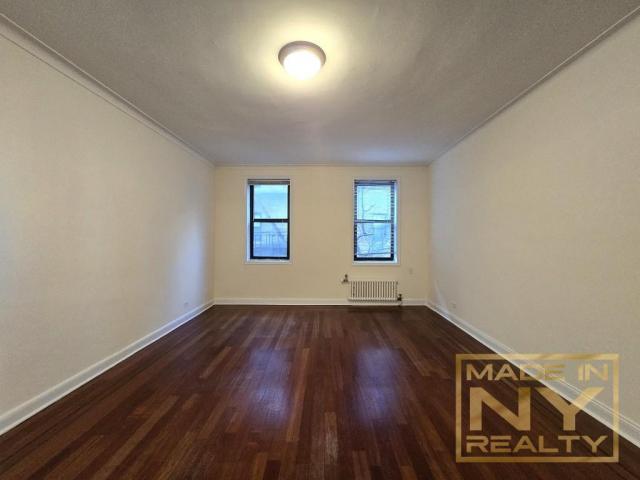 Building Photo - 1 bedroom in SUNNYSIDE NY 11104