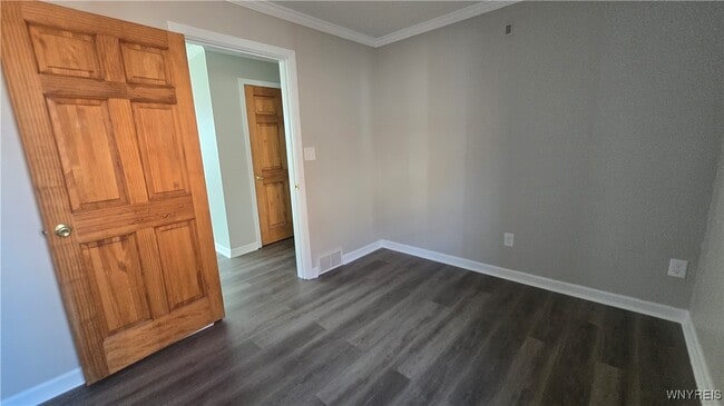 Building Photo - 5422 Transit Rd