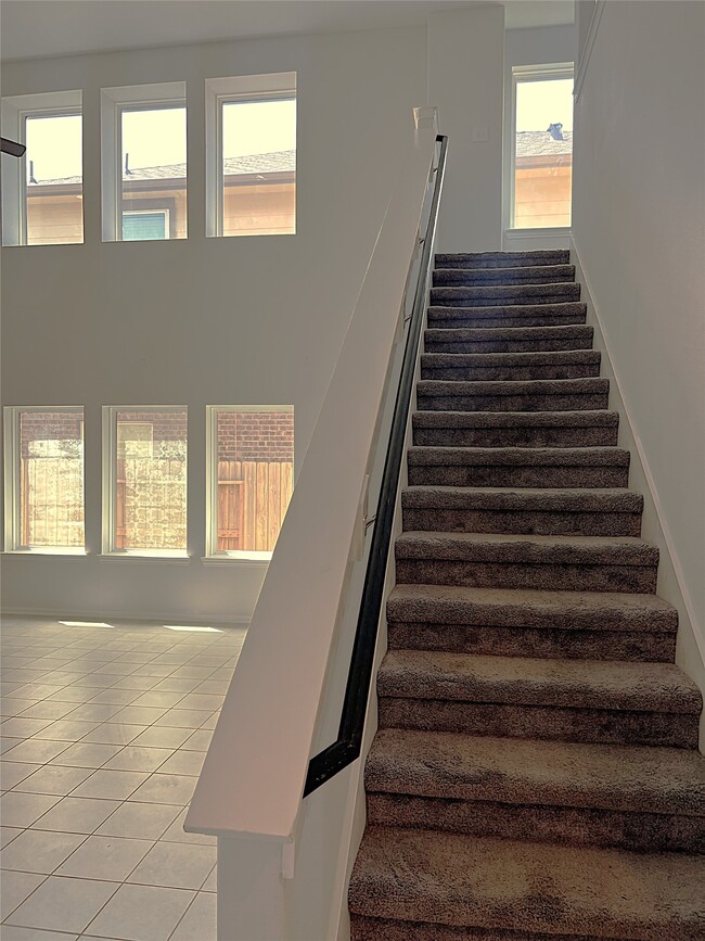 Building Photo - 14302 Beach Pine Trail