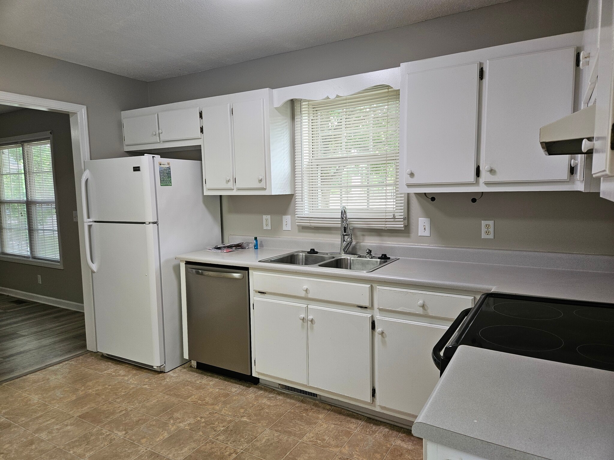 Kitchen - 305 Pope Field Rd #A