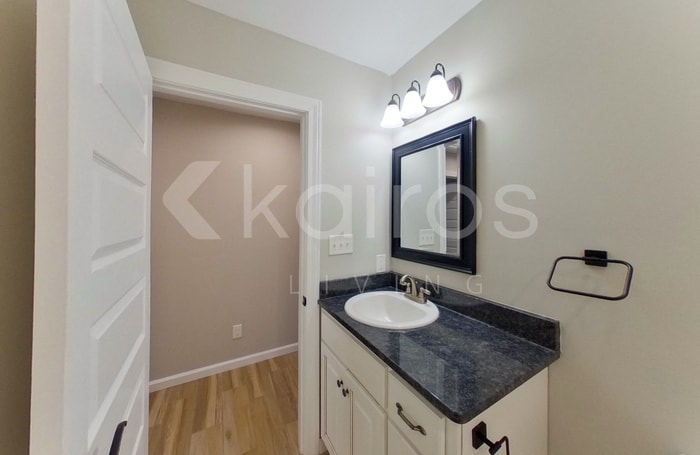 Building Photo - 102 White Water Ln