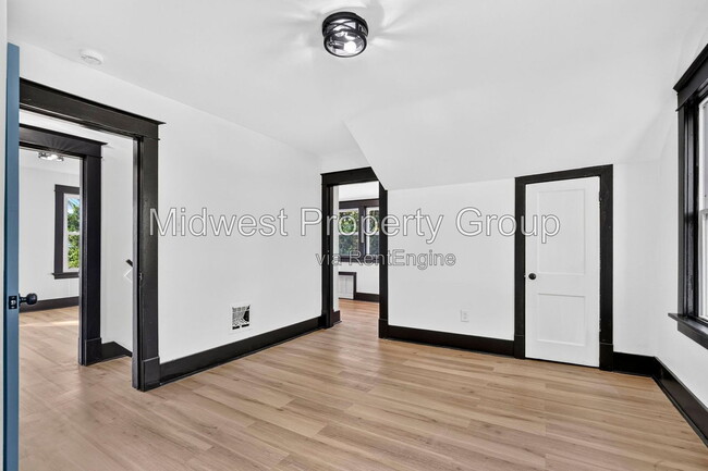 Building Photo - 11560 Old Halls Ferry Rd