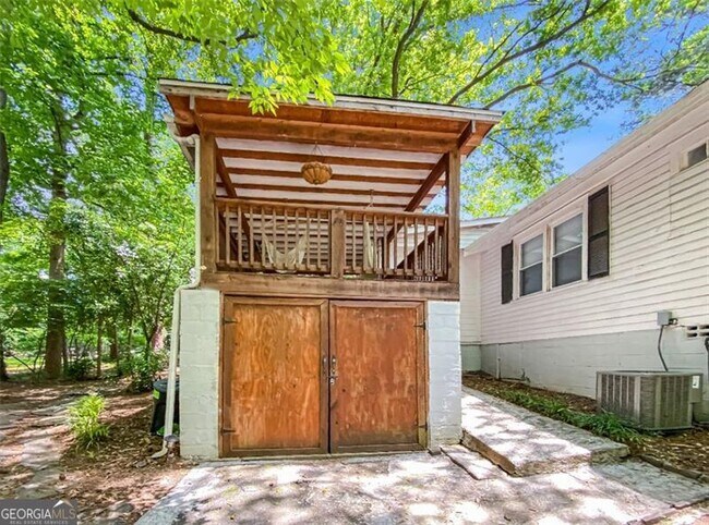 Building Photo - 763 N Park Dr SE