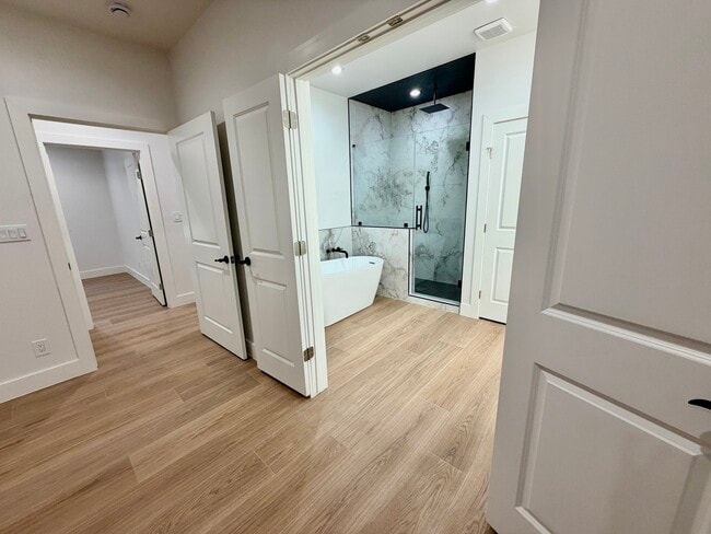 Building Photo - 16106 Archway Dr