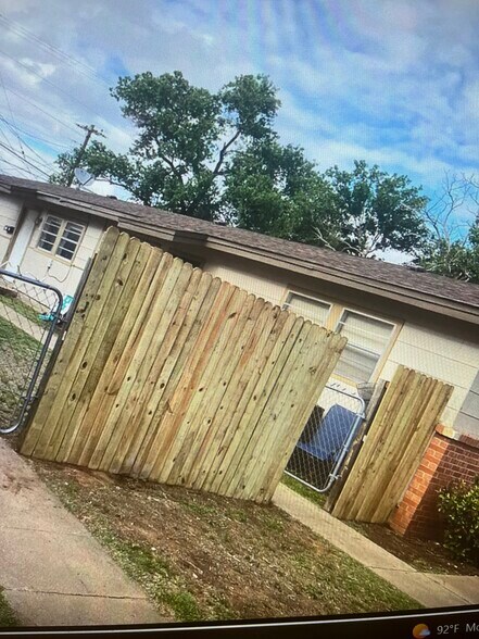 Primary Photo - 2204 35th St