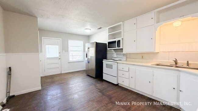 Building Photo - 2420 33rd St