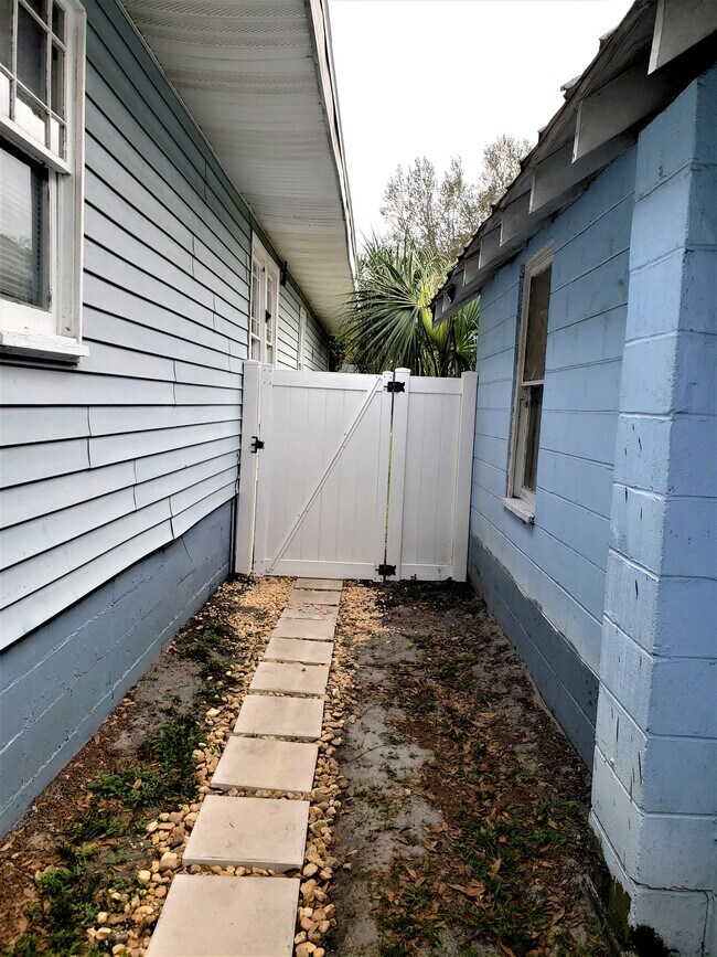 Building Photo - 1839 Salem Rd