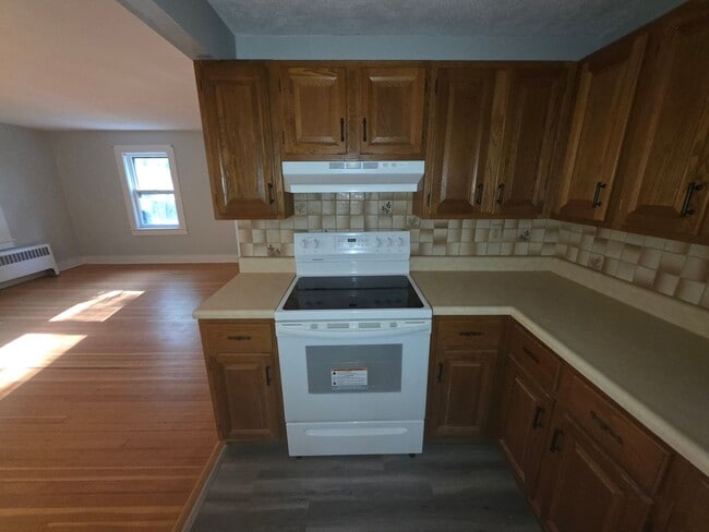 Building Photo - Charming 3 Bedroom Apartment in Millbrook,...