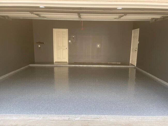 Building Photo - 7150 Windwater Pkwy N