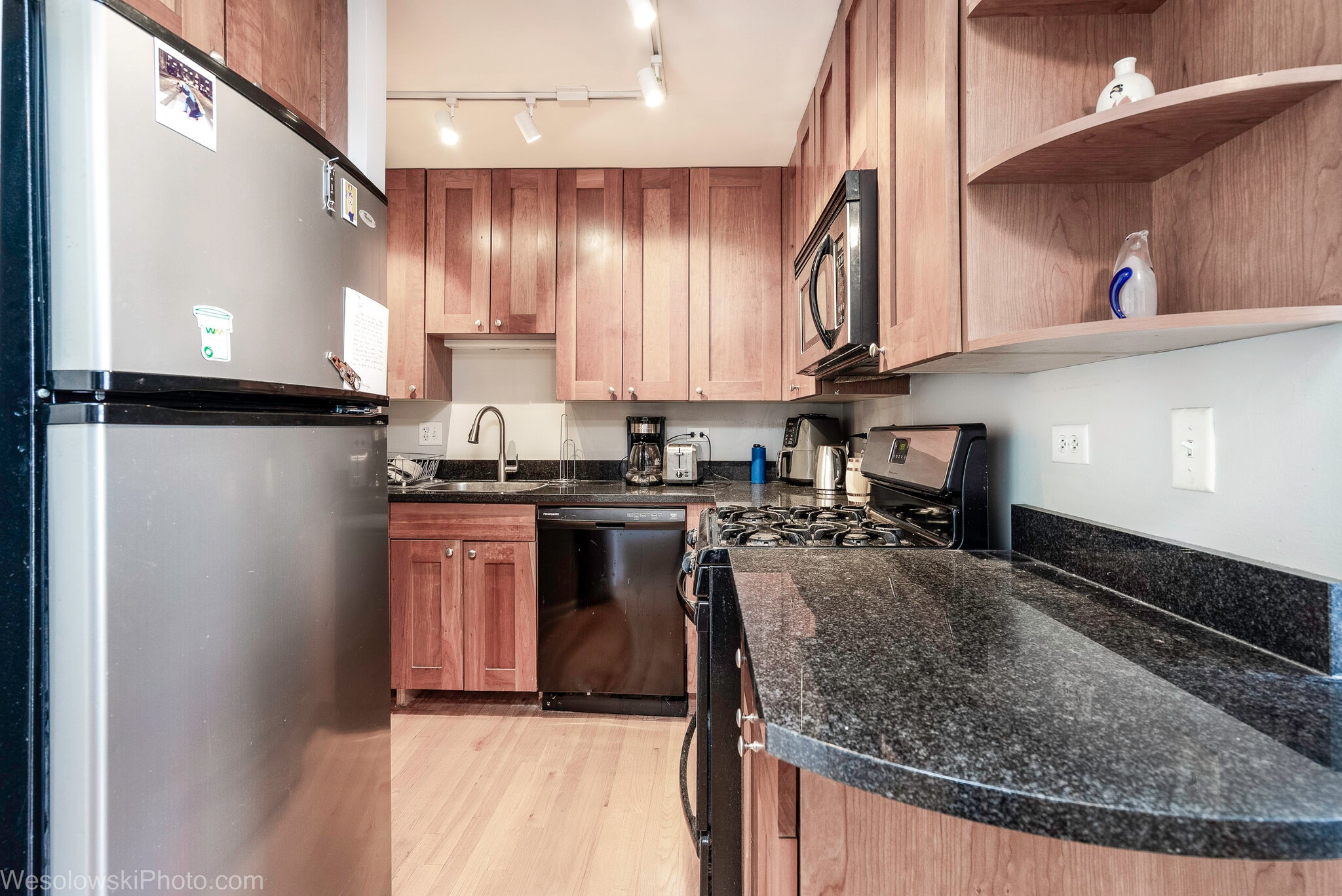 Building Photo - 4144 N Sheridan Rd